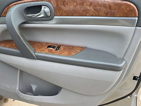 Used 2008 Buick Enclave CX w/ Driver Confidence Package image 17