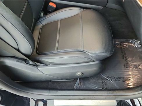 Used 2025 Mercedes-Benz GLC 350e GLC 350e image 23