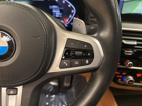 Used 2020 BMW M550i xDrive M550i xDrive w/ Executive Package image 23