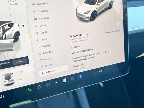 Used 2023 Tesla Model Y Long Range image 11