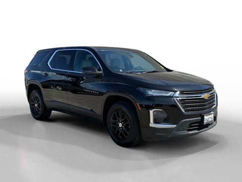 Used 2022 Chevrolet Traverse LS FWD image 7
