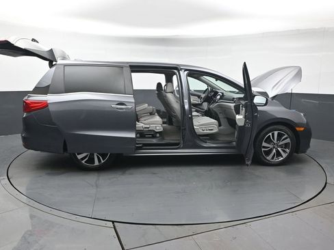 Certified 2023 Honda Odyssey Touring image 57