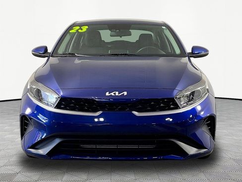 Used 2023 Kia Forte LXS w/ LXS Technology Package FWD image 2