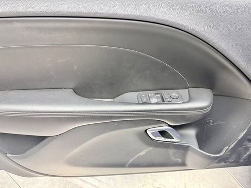 Used 2016 Dodge Challenger R/T Scat Pack w/ Leather Interior Group image 15