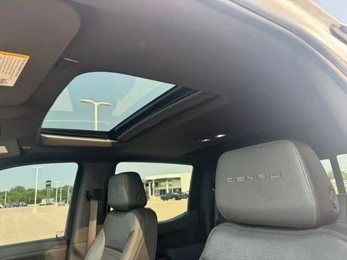 Used 2020 GMC Sierra 1500 Denali w/ Denali Premium Package AWD/4WD image 11