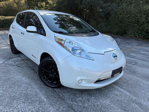 Used 2014 Nissan Leaf SV w/ Premium Package FWD image 1