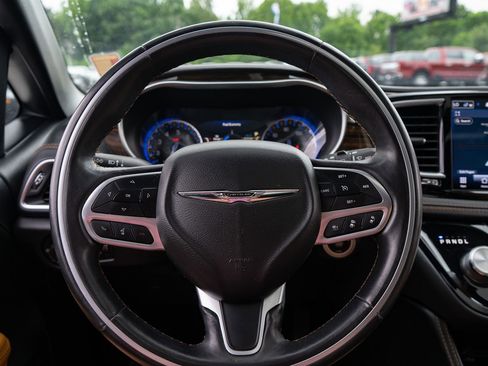 Used 2021 Chrysler Pacifica Pinnacle AWD/4WD image 30