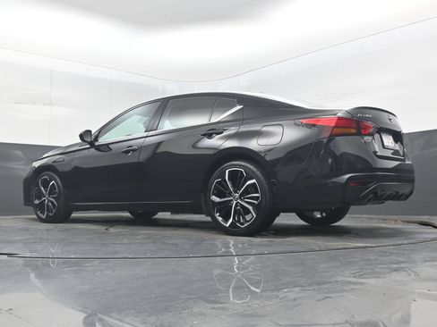 Certified 2025 Nissan Altima 2.5 SR FWD image 23