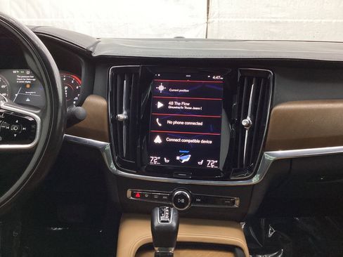 Used 2018 Volvo S90 T6 Inscription image 28