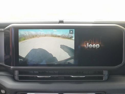 Used 2024 Jeep Wrangler Unlimited Sahara image 25