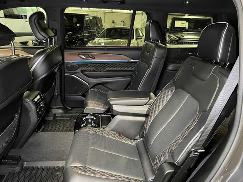 Used 2022 Jeep Grand Cherokee L Summit w/ Advanced Protech Group IV AWD/4WD image 21