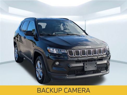 Certified 2024 Jeep Compass Latitude image 8