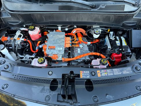 Used 2022 Chevrolet Bolt EUV Premier w/ Sun & Sound Package image 15