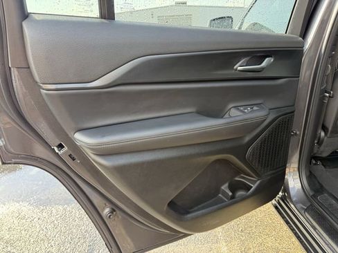 New 2025 Jeep Grand Cherokee L Altitude RWD image 17