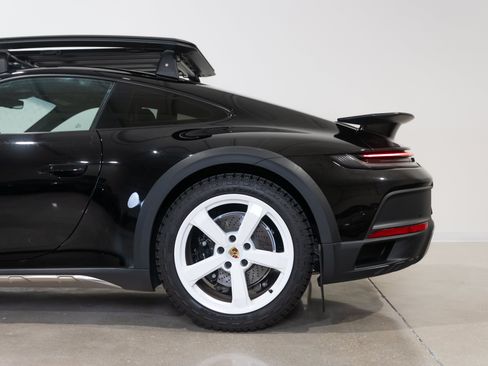Used 2024 Porsche 911 Dakar w/ Extended Race-Tex Package AWD/4WD image 84