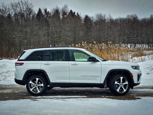 New 2026 Jeep Grand Cherokee Limited image 2