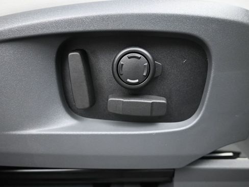New 2026 Land Rover Defender 110 X-Dynamic SE AWD/4WD image 12