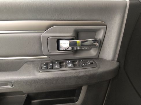 Used 2021 RAM 1500 Classic SLT AWD/4WD image 27