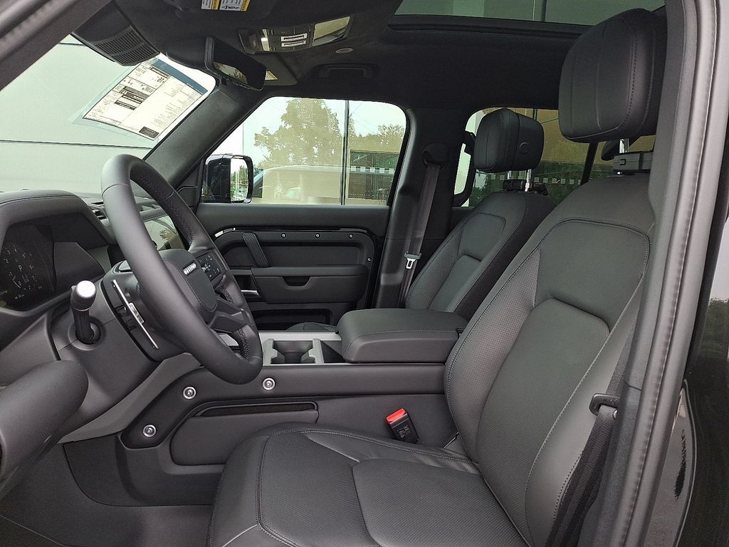 New 2026 Land Rover Defender 130 V8 AWD/4WD image 9