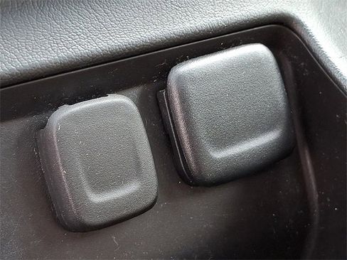 Used 2018 Chevrolet Tahoe LT image 27