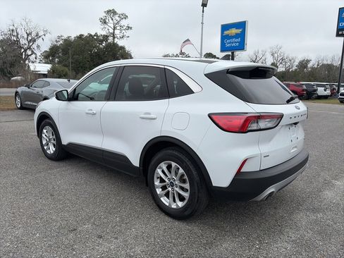 Used 2020 Ford Escape SE image 7
