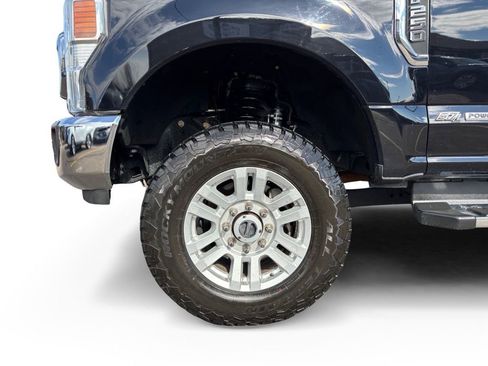 Used 2022 Ford F250 Lariat w/ Chrome Package image 10