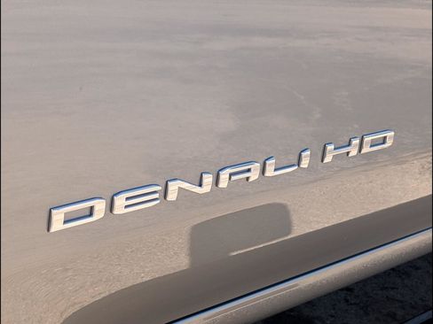 New 2026 GMC Sierra 2500 Denali w/ Denali Reserve Package AWD/4WD image 18