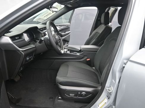New 2026 Jeep Grand Cherokee L 4WD image 10