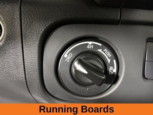 Used 2025 Nissan Frontier PRO-4X AWD/4WD image 18