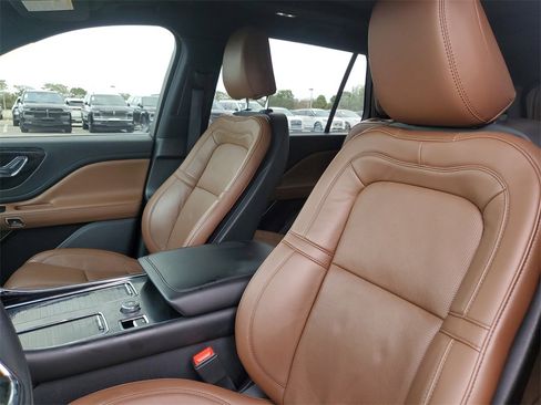 Certified 2023 Lincoln Aviator Reserve w/ Equipment Group 201A image 21