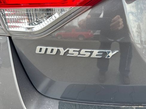 Used 2016 Honda Odyssey Touring Elite image 9