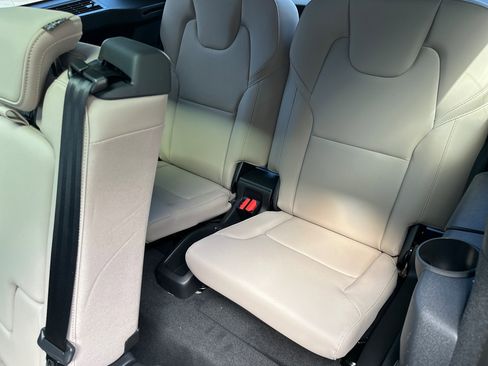 New 2026 Volvo XC90 B6 Core image 13