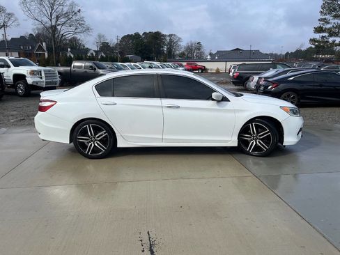 Used 2017 Honda Accord Sport image 4