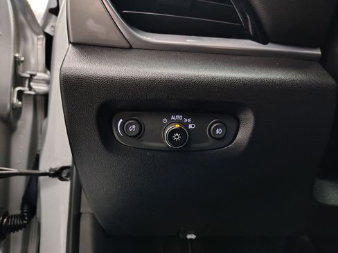 Used 2019 Chevrolet Traverse LT w/ LT Premium Package image 48