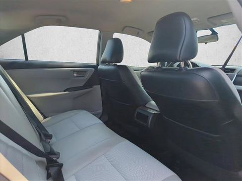 Used 2016 Toyota Camry SE FWD image 26