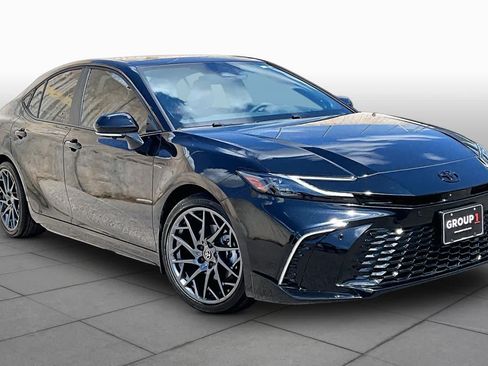 Used 2026 Toyota Camry XSE w/ Premium Plus Package FWD image 3
