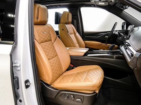 Used 2021 Cadillac Escalade ESV Sport w/ Heavy-Duty Trailer Package AWD/4WD image 47