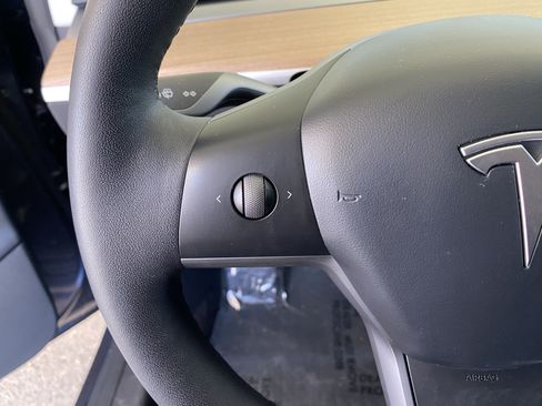 Used 2023 Tesla Model 3 Standard Range RWD image 3