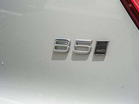 Certified 2023 Volvo XC40 B5 Ultimate w/ Protection Package Premier AWD/4WD image 10