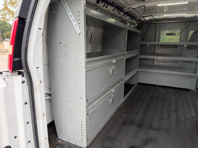 Used 2015 Chevrolet Express 2500 RWD image 29