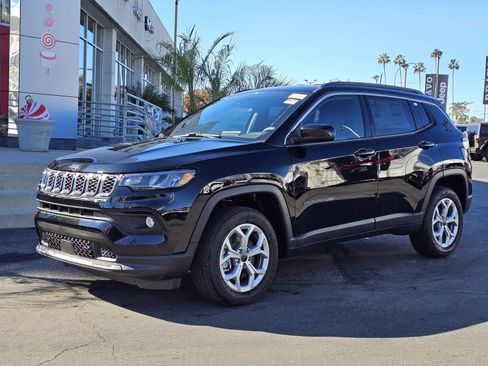 New 2026 Jeep Compass Latitude image 3