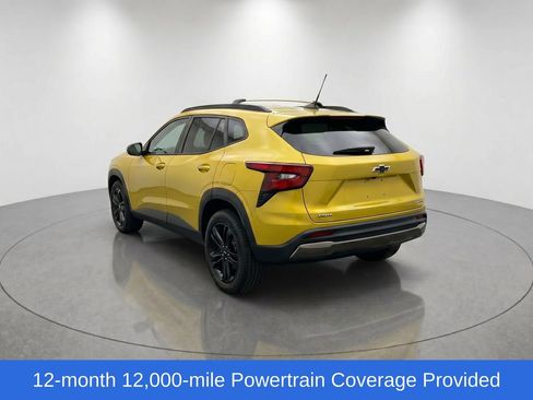 Used 2024 Chevrolet Trax ACTIV w/ Sunroof Package FWD image 3