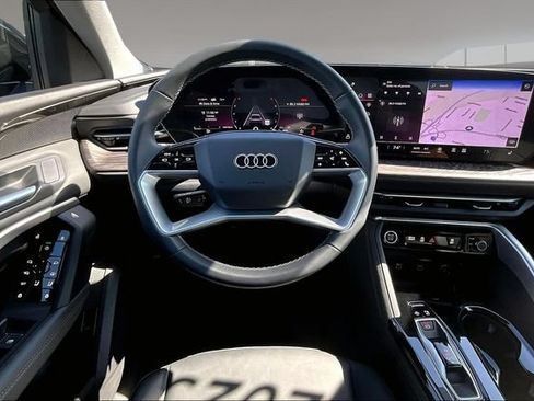 Used 2025 Audi Q5 Premium w/ 19" Wheel Package AWD/4WD image 8