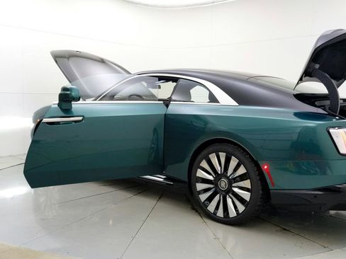 Used 2024 Rolls-Royce Spectre w/ Spectre Launch Package AWD/4WD image 13