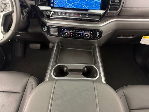 Used 2025 Chevrolet Silverado 2500 LTZ w/ LTZ Convenience Package AWD/4WD image 17