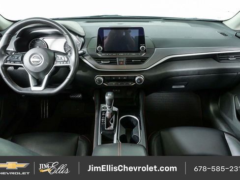 Used 2024 Nissan Altima 2.5 SR FWD image 19