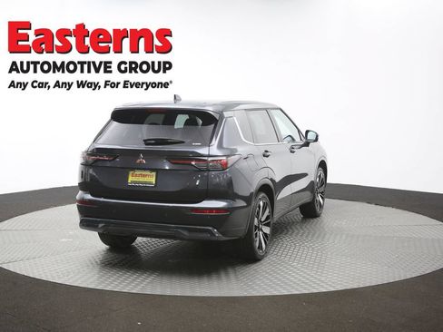 Used 2025 Mitsubishi Outlander SE AWD/4WD image 39