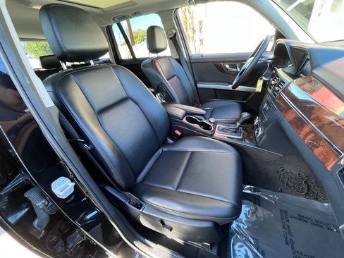 Used 2011 Mercedes-Benz GLK 350 4MATIC image 12