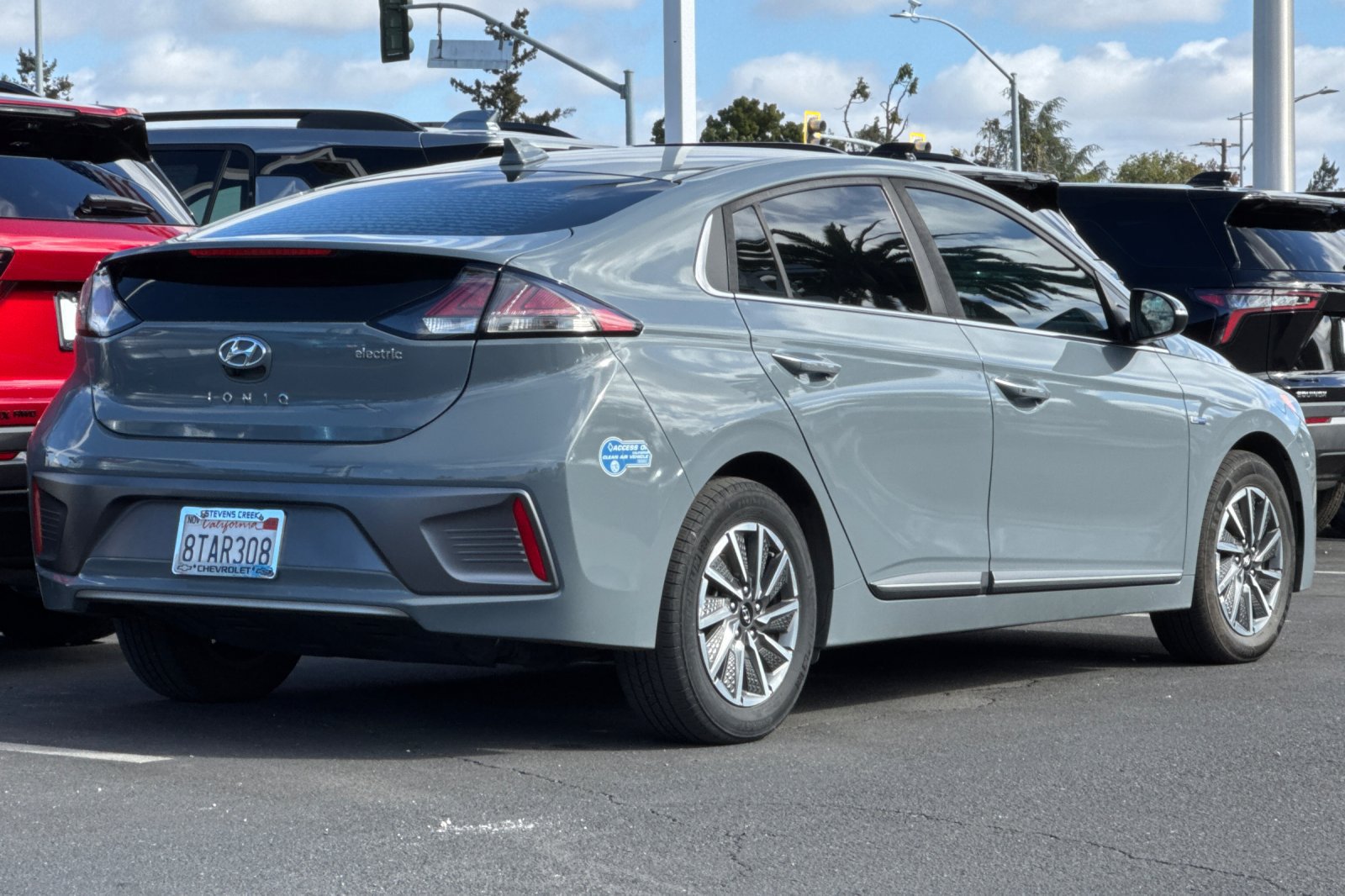 Used 2020 Hyundai Ioniq Limited FWD image 5