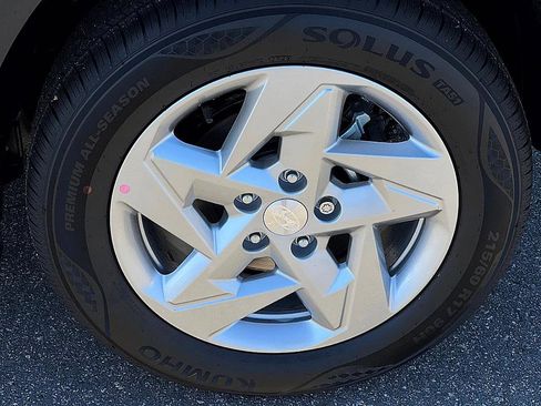 New 2026 Hyundai Kona SE image 5